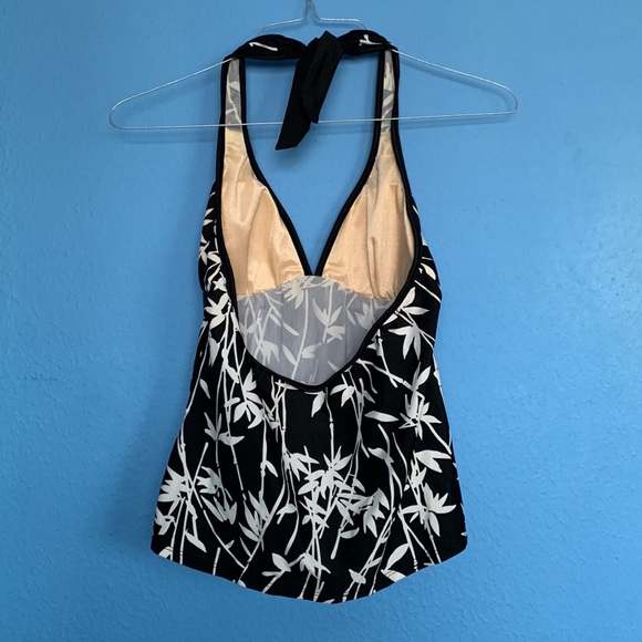 St. John’s Bay Black and White Halter Tankini - Picture 2 of 5